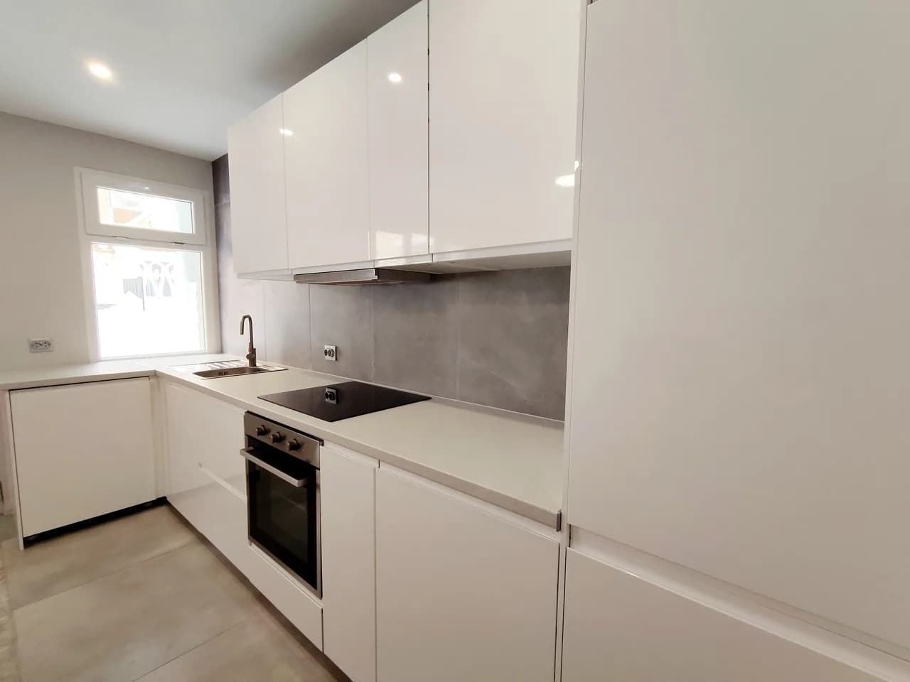2 Bedroom Apartment for Sale in La Mata, Alicante - Image 3