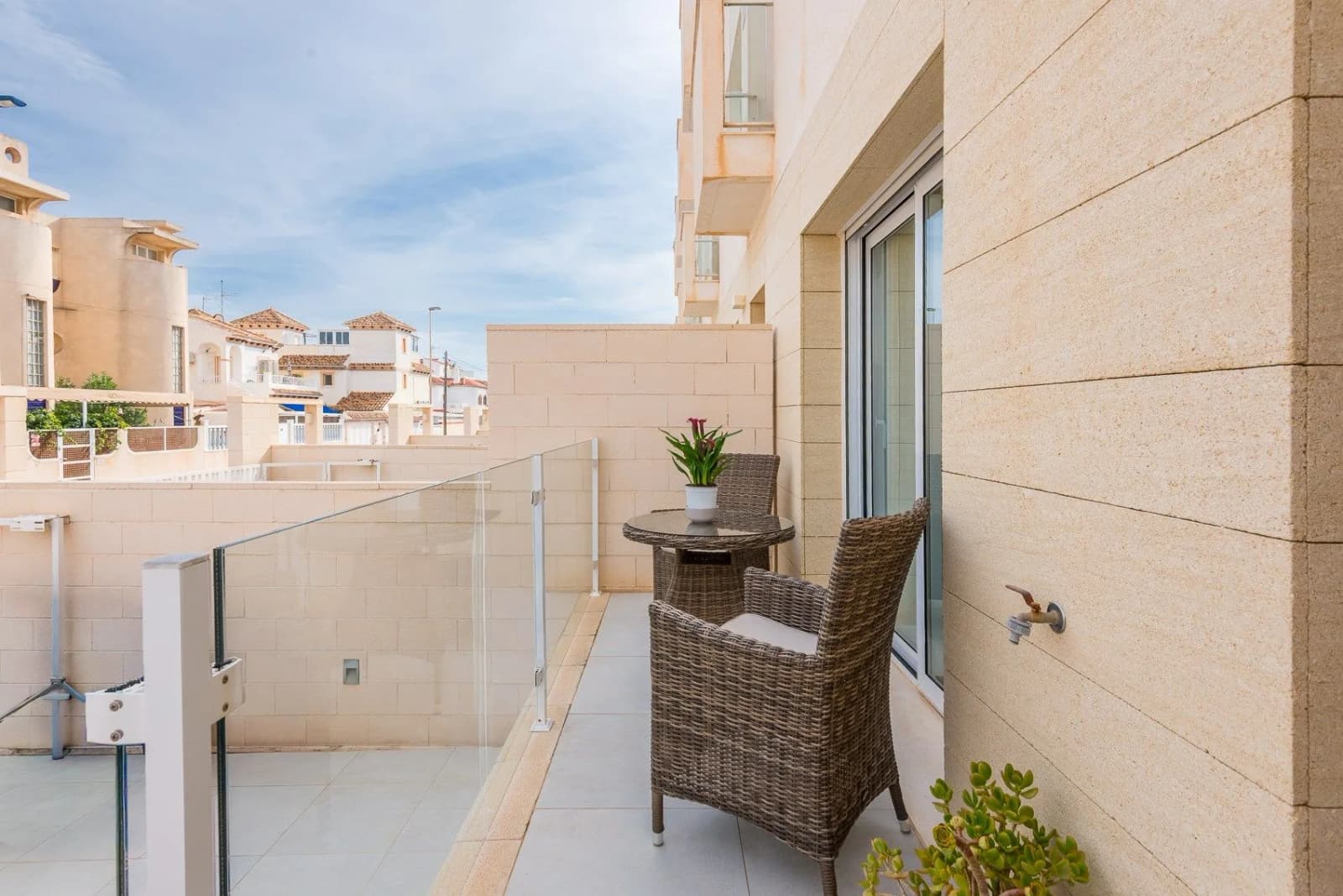 Town House In Torrevieja - Image 5