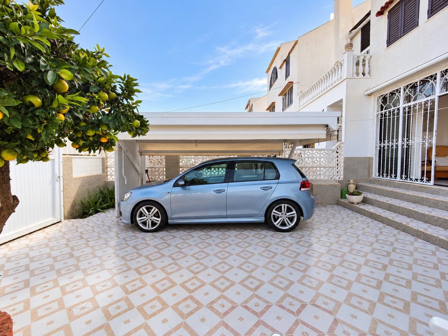 Townhouse de 5 dormitorios en venta en Torrevieja, Alicante - Image 7