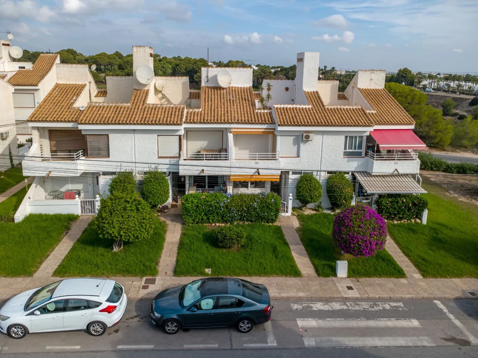 Townhouse de 2 dormitorios en venta en Villamartín, Alicante - Image 2