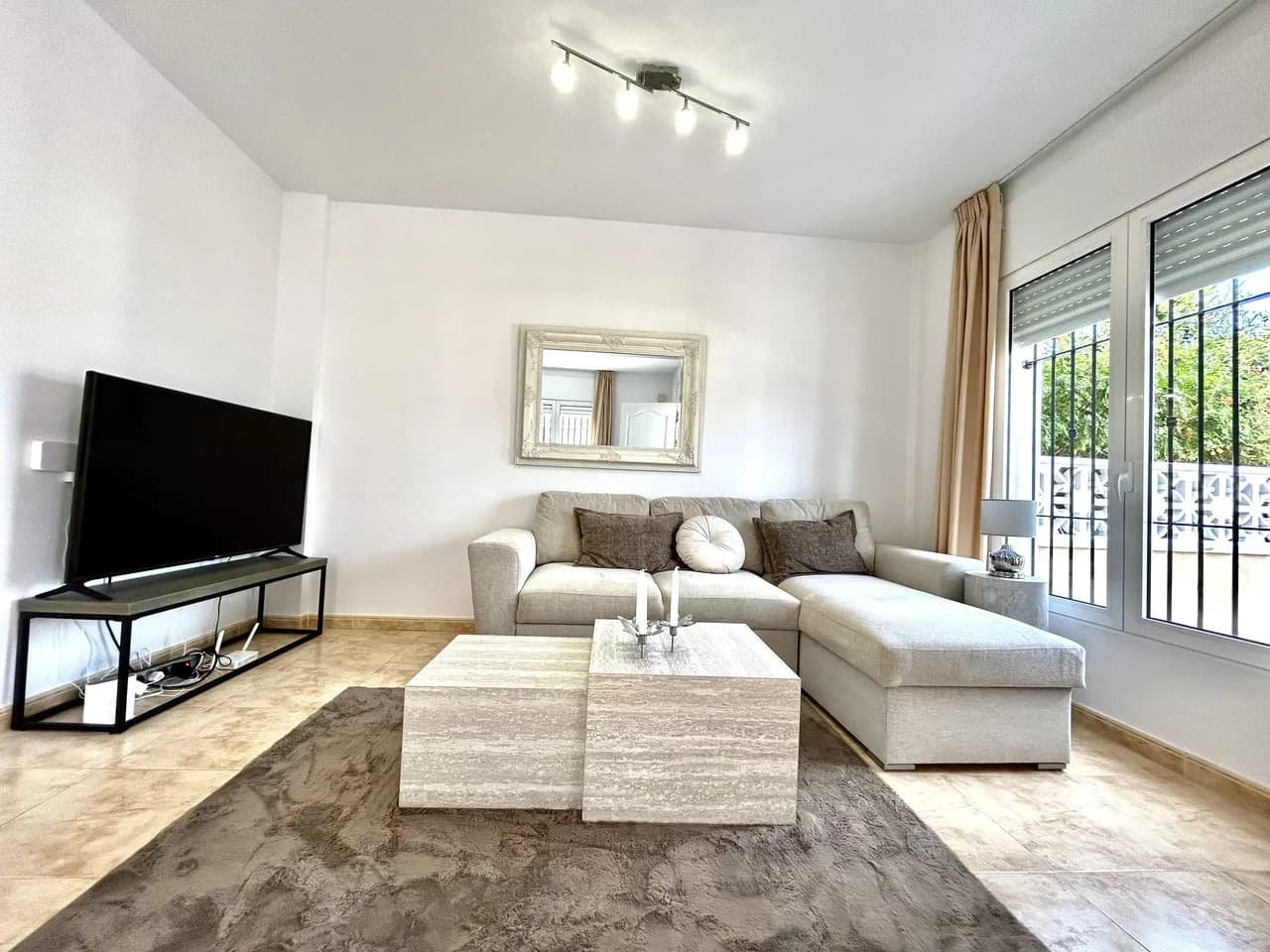 Townhouse de 3 dormitorios en venta en Dehesa De Campoamor, Alicante - Image 3