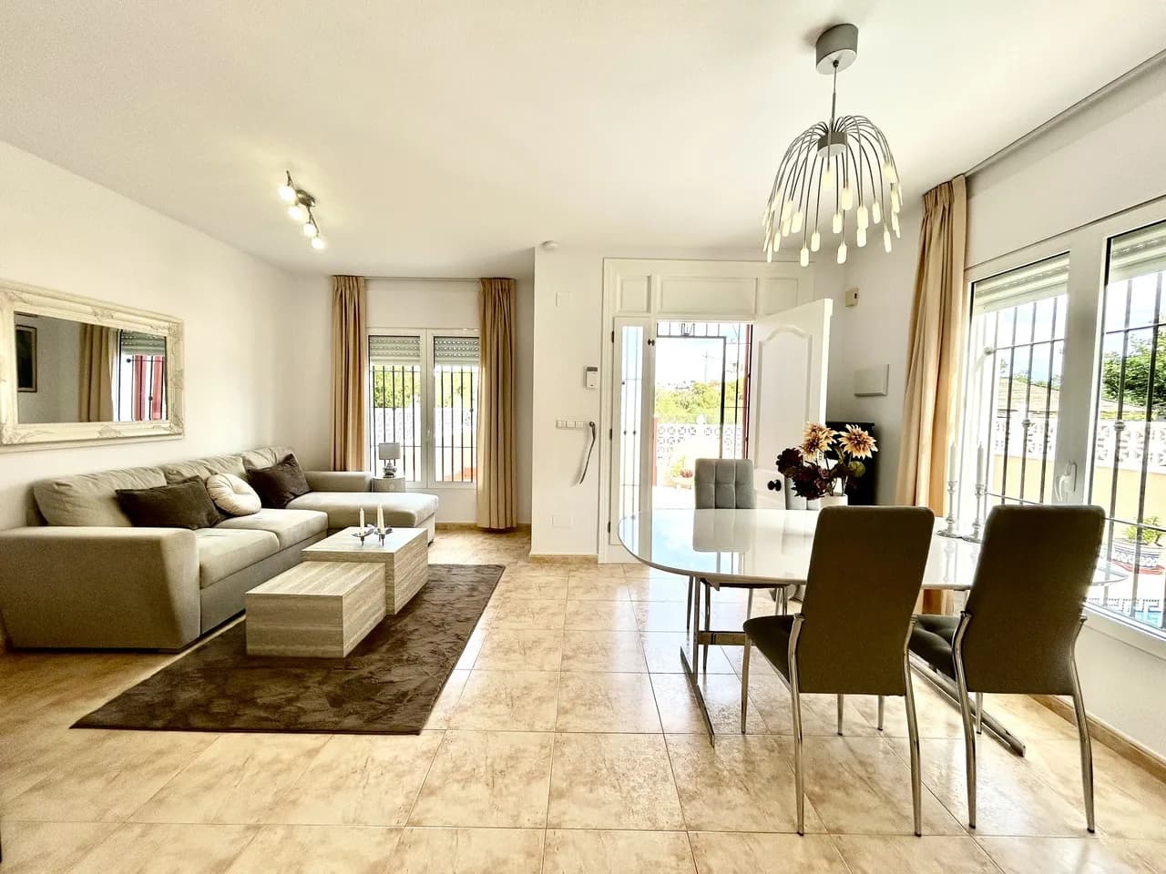 Townhouse de 3 dormitorios en venta en Dehesa De Campoamor, Alicante - Image 5