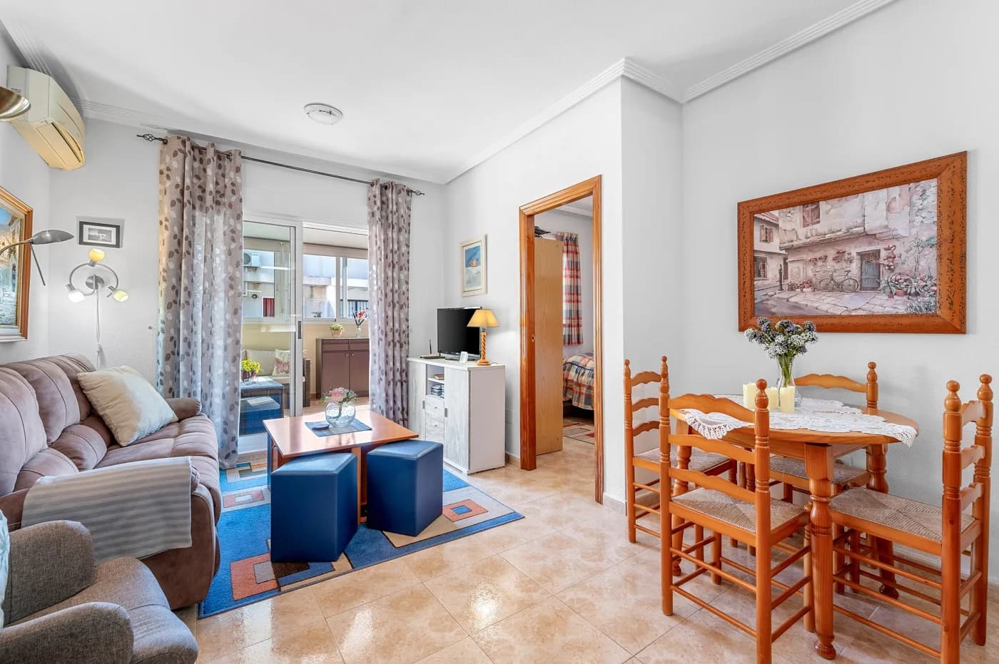 Apartment de 2 dormitorios en venta en Torrevieja, Alicante - Image 3