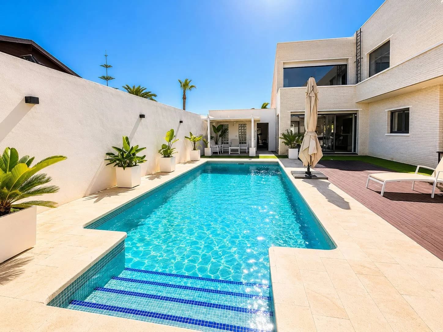 Villa de 5 dormitorios en venta en Torrevieja, Alicante
