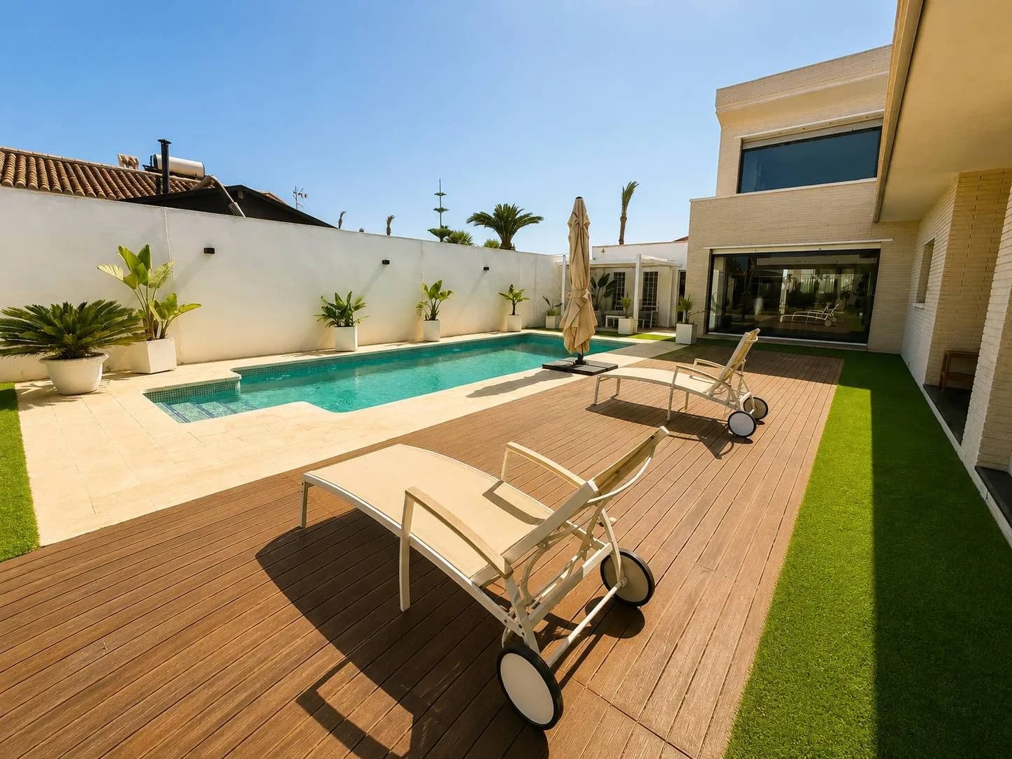 Villa de 5 dormitorios en venta en Torrevieja, Alicante - Image 5