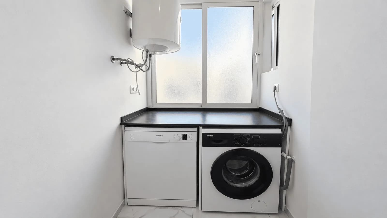 Apartment de 3 dormitorios en venta en Torrevieja, Alicante - Image 2