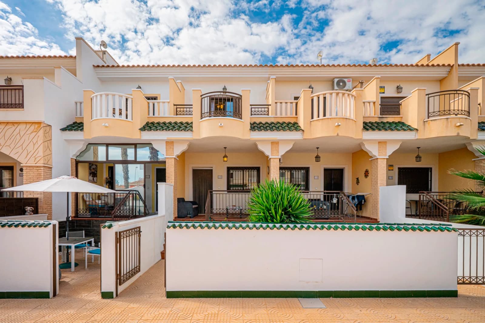 Townhouse de 2 dormitorios en venta en Ciudad Quesada - Rojales, Alicante - Image 2