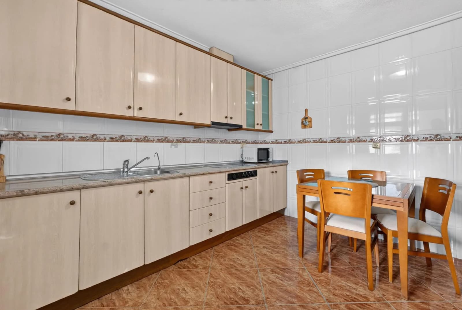 Apartment de 3 dormitorios en venta en Torrevieja, Alicante - Image 6
