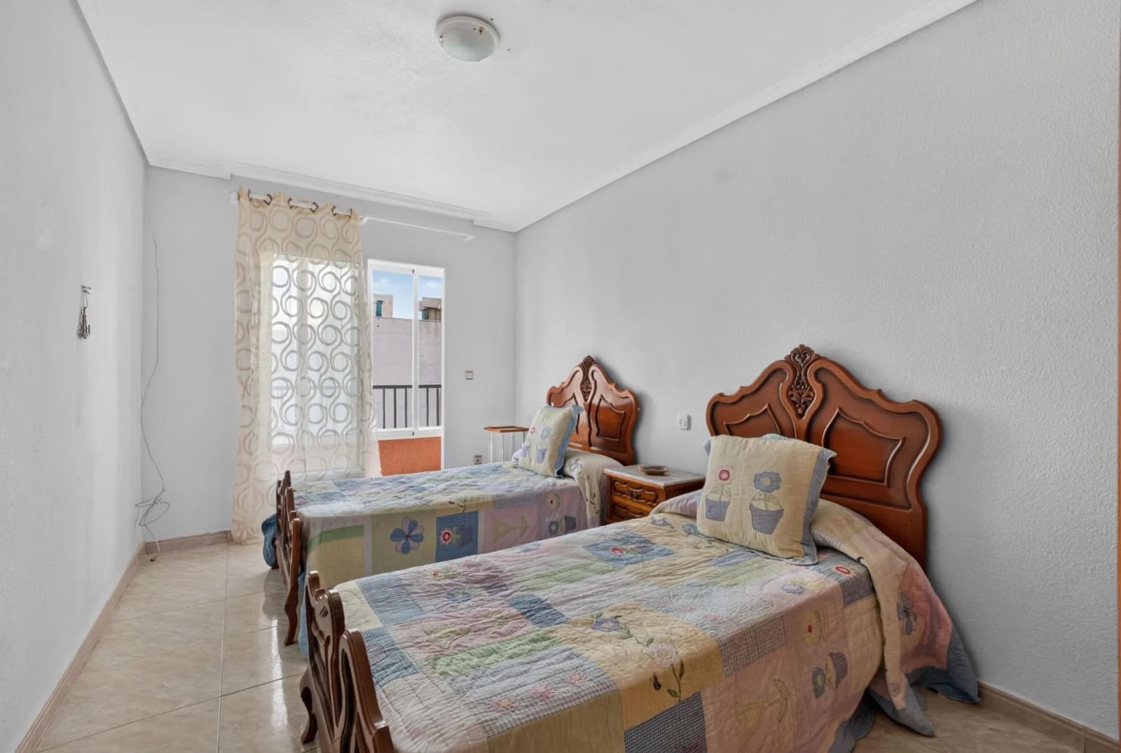 Apartment de 3 dormitorios en venta en Torrevieja, Alicante - Image 9
