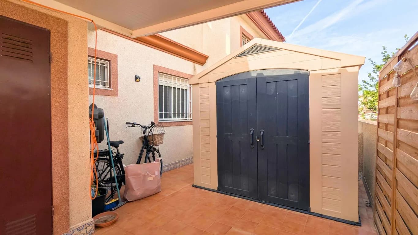 Quad House In San Fulgencio - Image 9