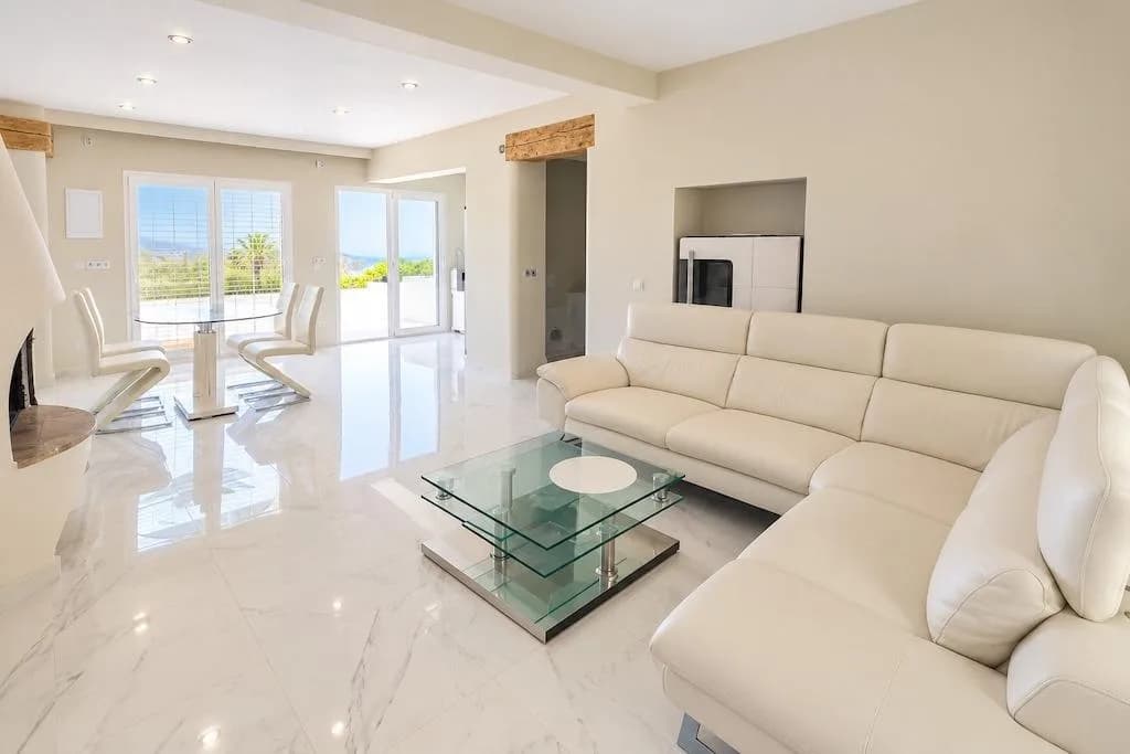 Villa de 3 dormitorios en venta en Altea, Alicante - Image 3