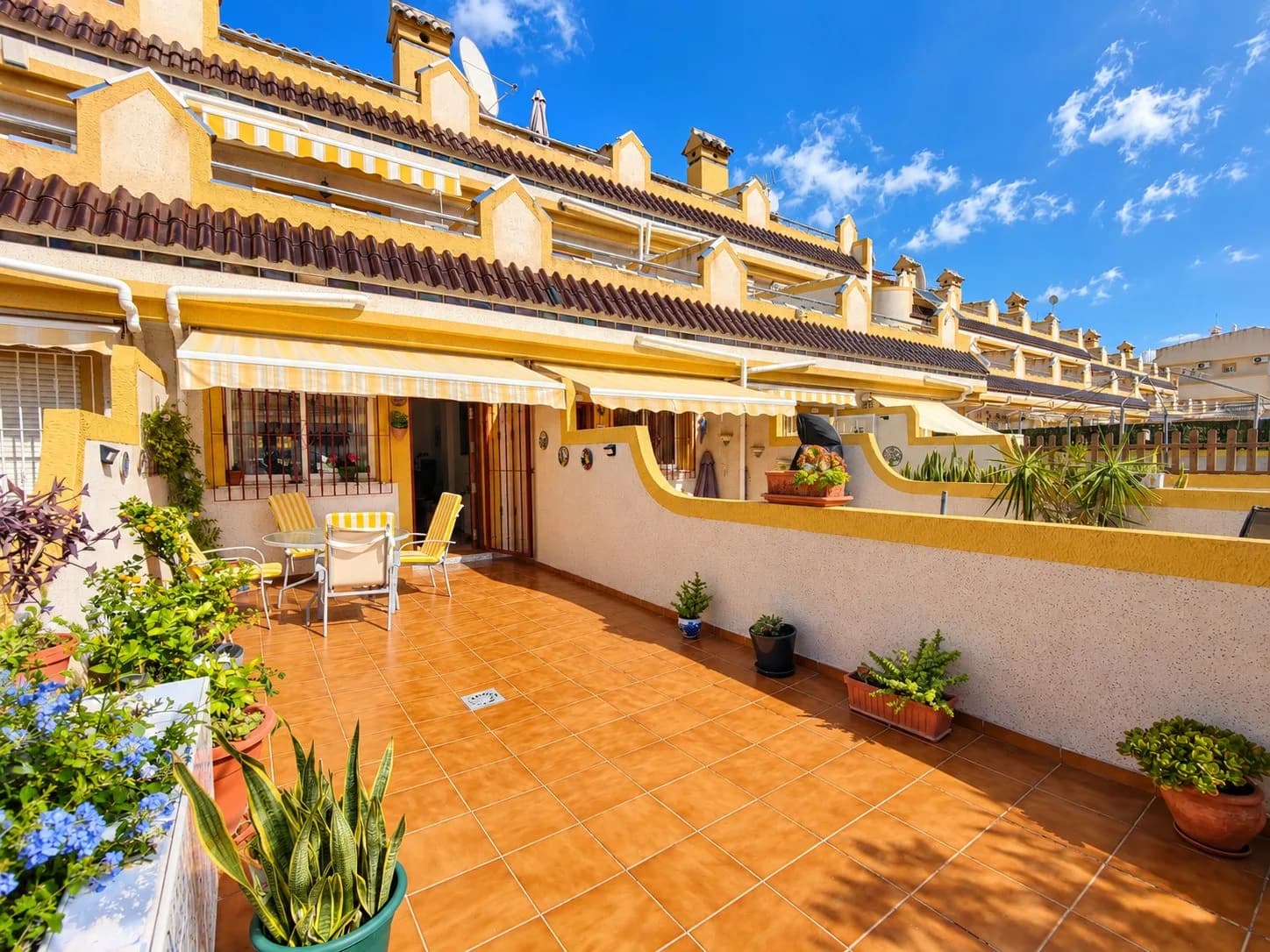 Townhouse de 3 dormitorios en venta en Orihuela Costa, Alicante - Image 3