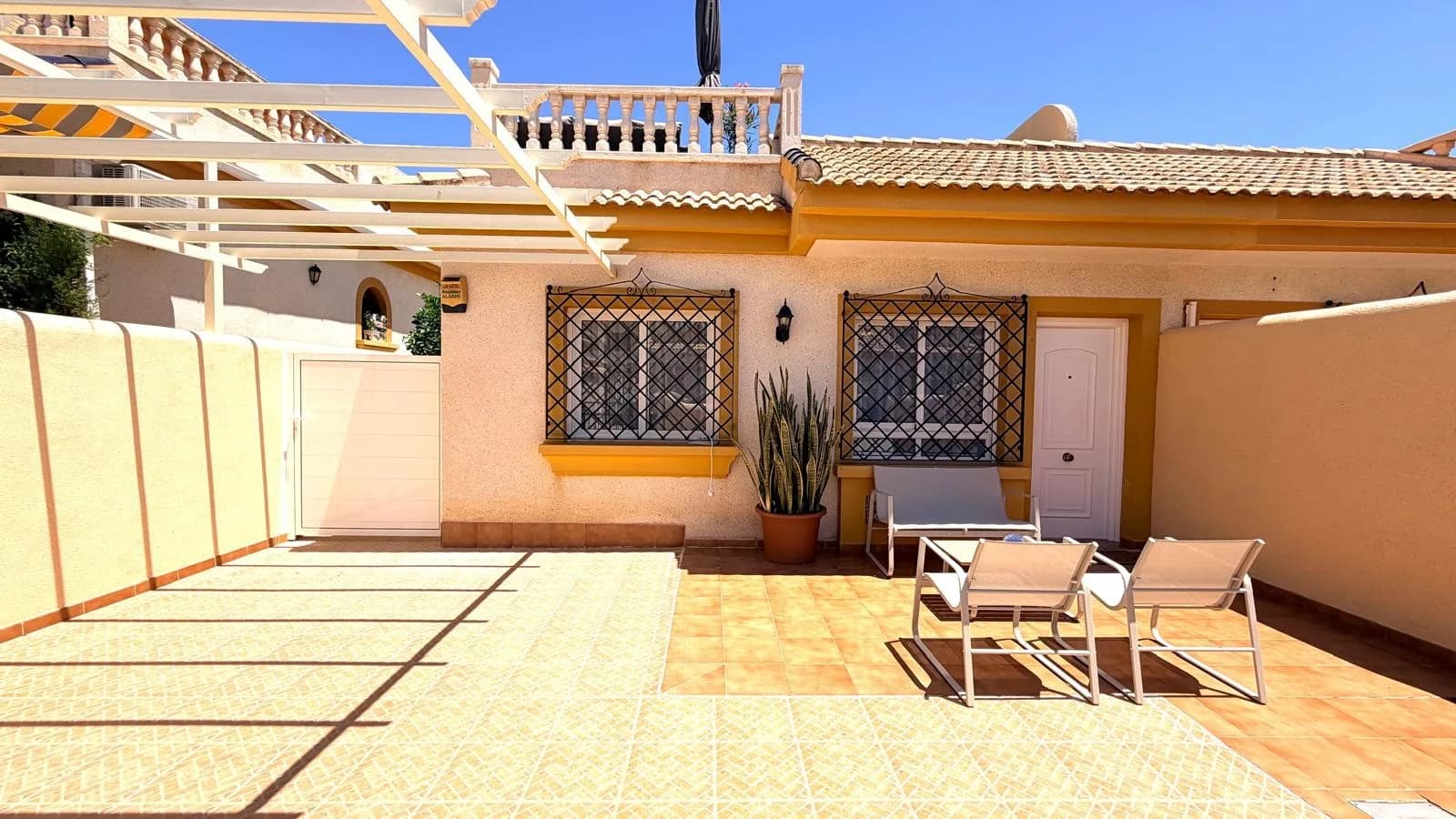 Semi Detached Villa In Los Montesinos