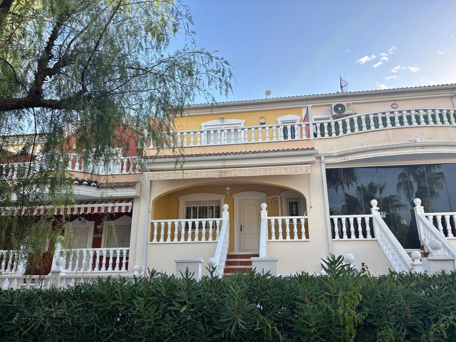 Townhouse de 3 dormitorios en venta en Urbanización Monteazul, Alicante
