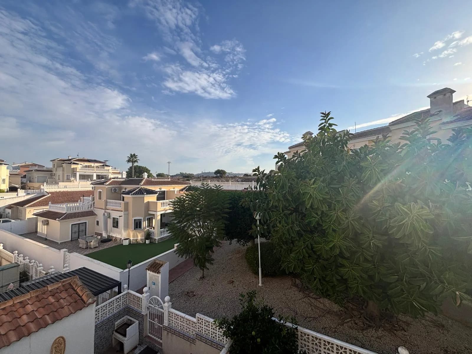 Townhouse de 3 dormitorios en venta en Urbanización Monteazul, Alicante - Image 5