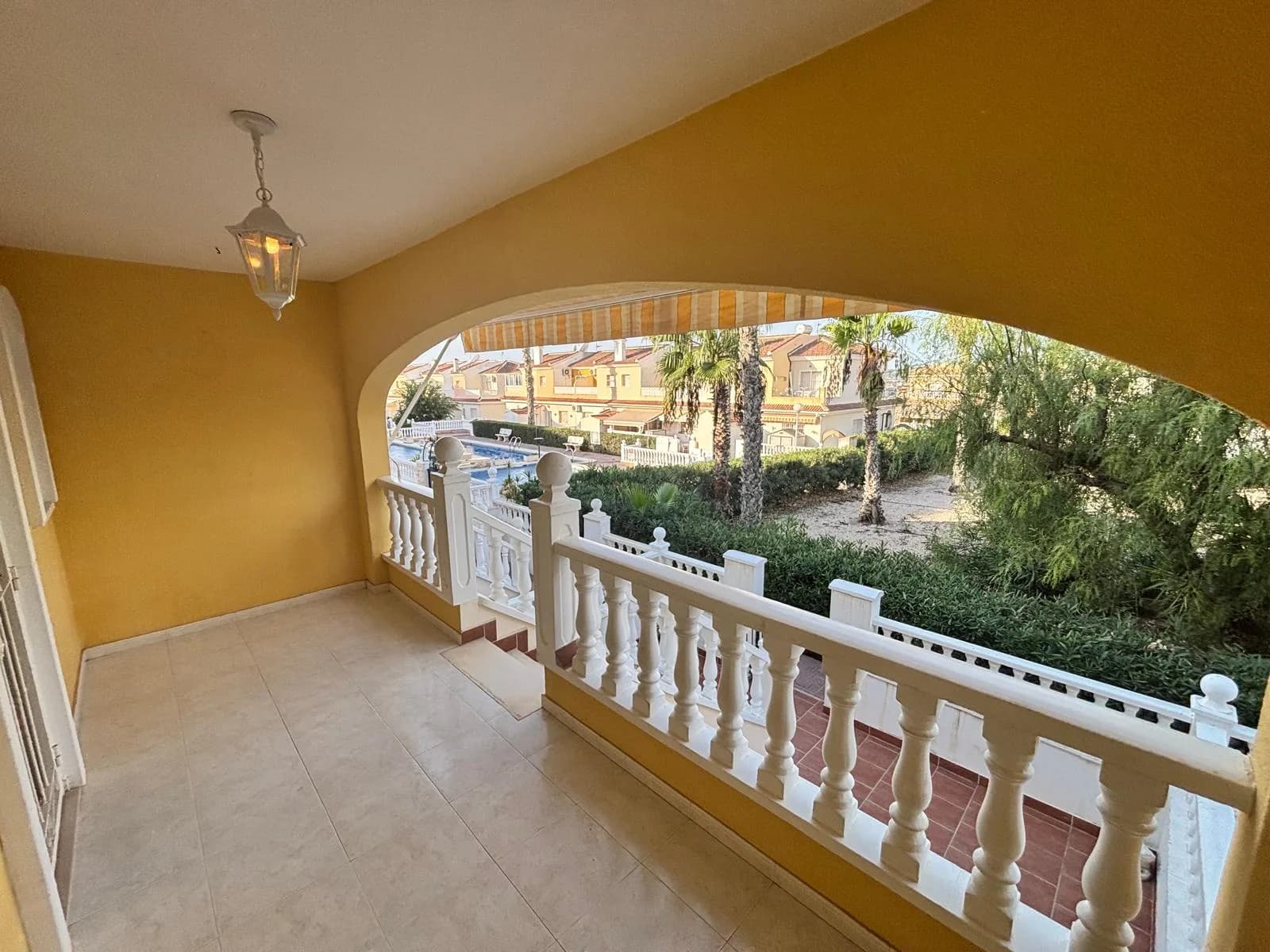 Townhouse de 3 dormitorios en venta en Urbanización Monteazul, Alicante - Image 7