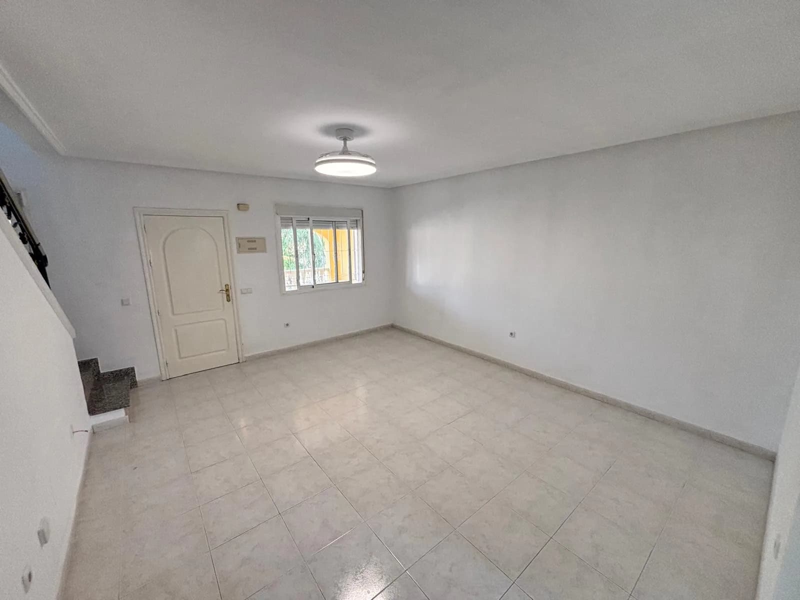 Townhouse de 3 dormitorios en venta en Urbanización Monteazul, Alicante - Image 9
