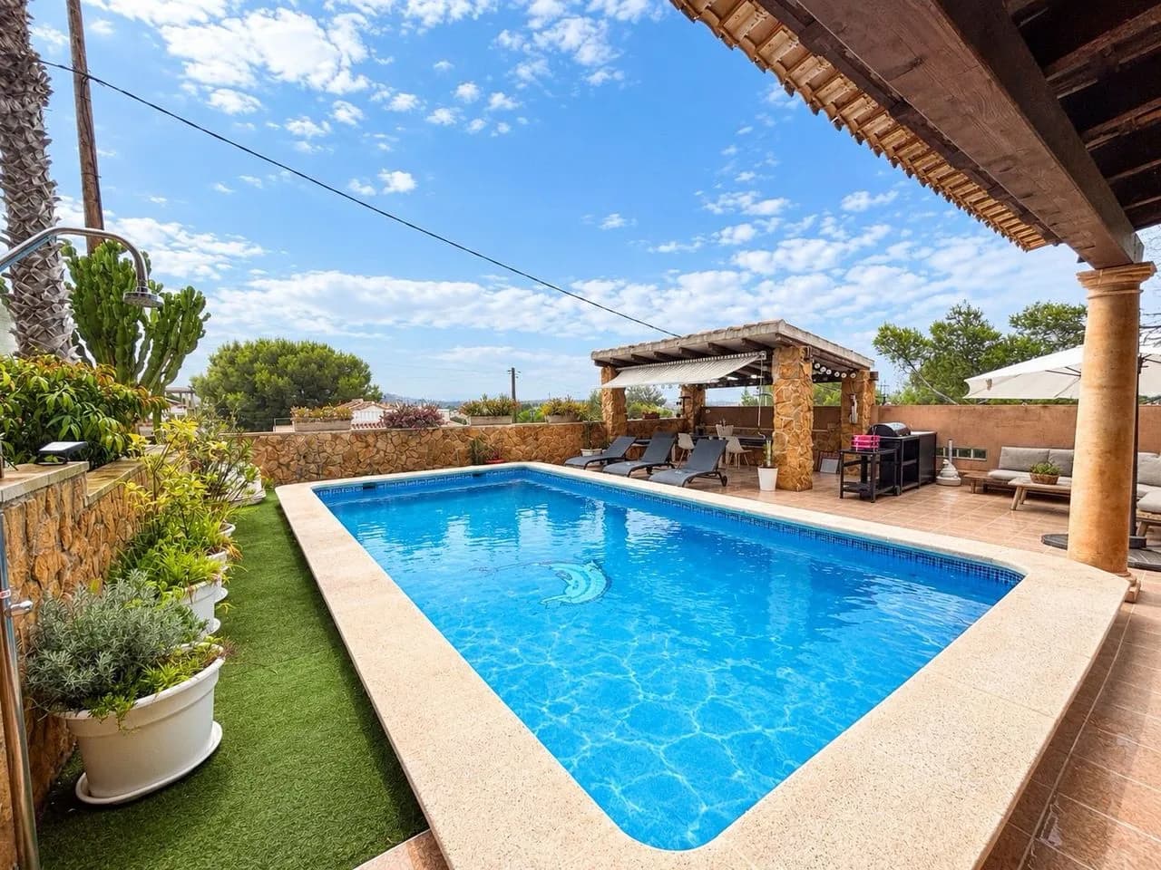 Villa de 6 dormitorios en venta en Jacarilla, Alicante - Image 2
