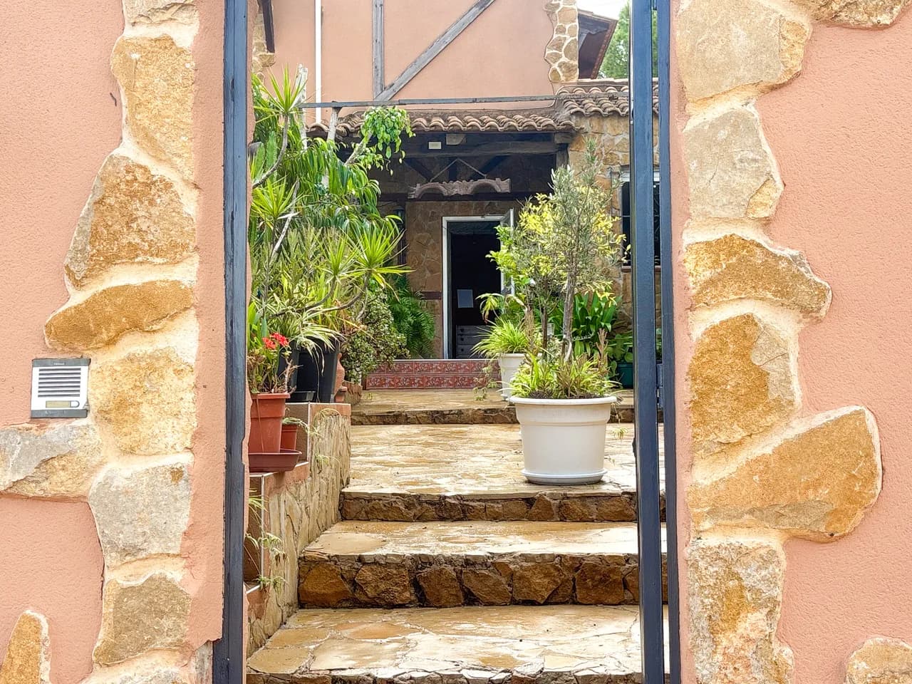 Villa de 6 dormitorios en venta en Jacarilla, Alicante - Image 3