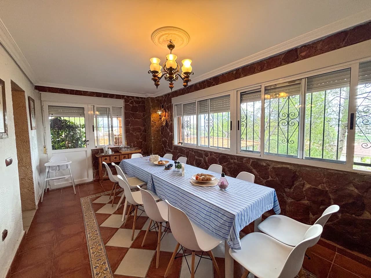 Villa de 6 dormitorios en venta en Jacarilla, Alicante - Image 9