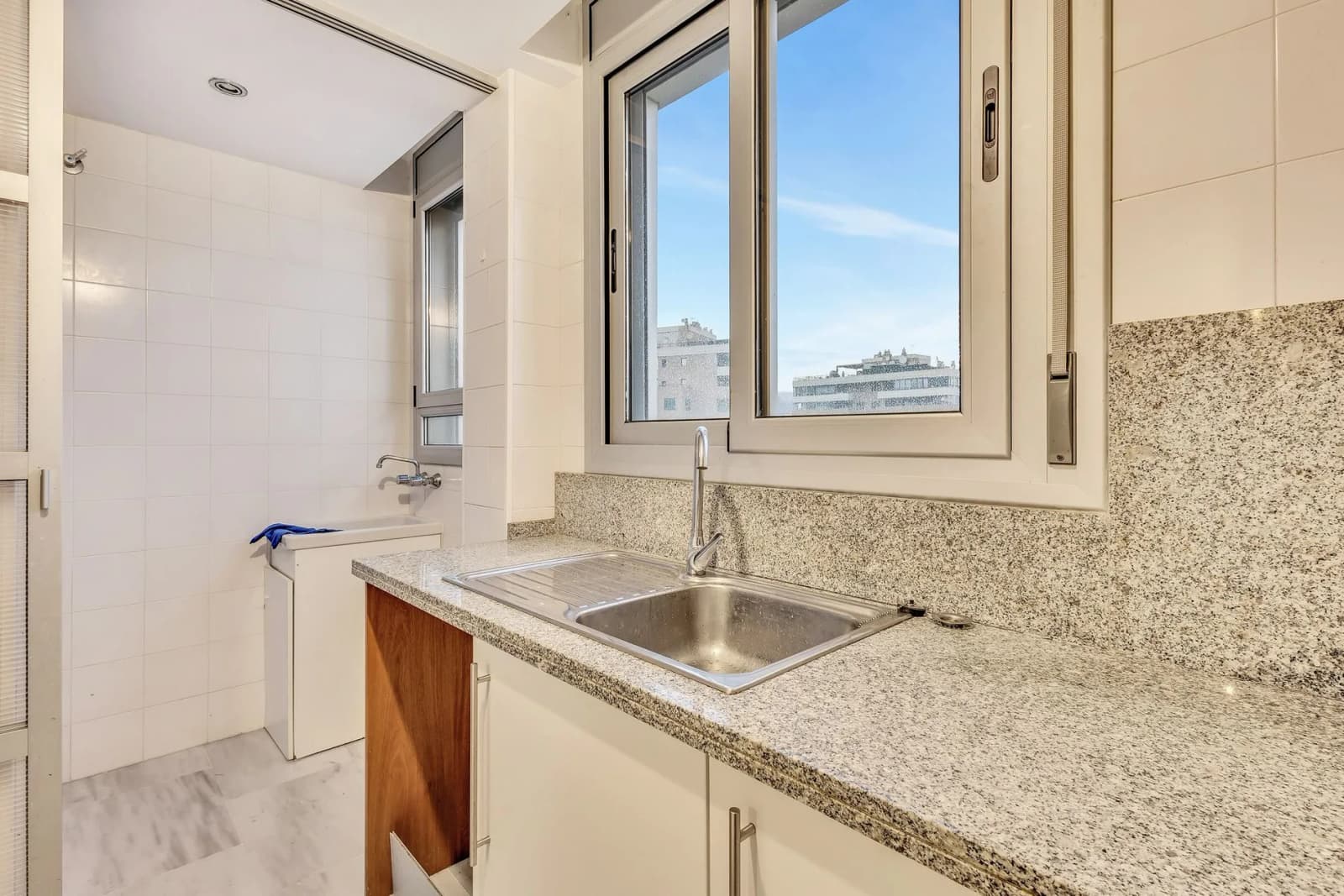 Apartment de 2 dormitorios en venta en Benidorm, Costa Blanca - Image 7