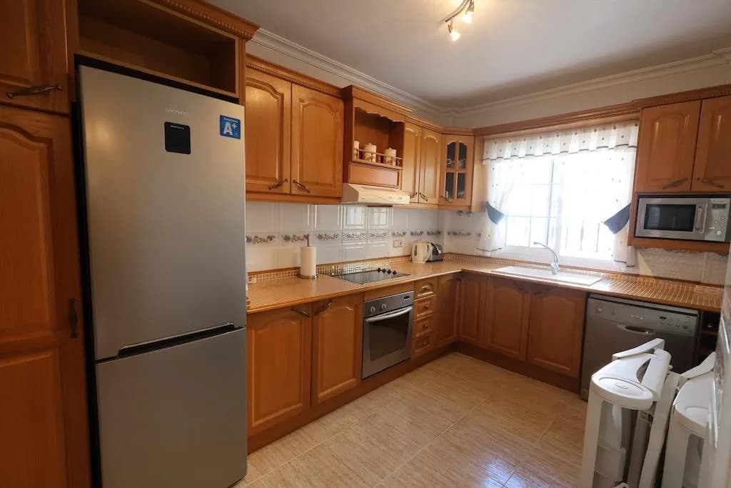Villa de 3 dormitorios en venta en Orihuela Costa, Alicante - Image 3