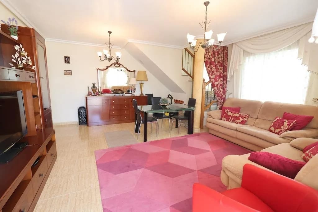 Villa de 3 dormitorios en venta en Orihuela Costa, Alicante - Image 4