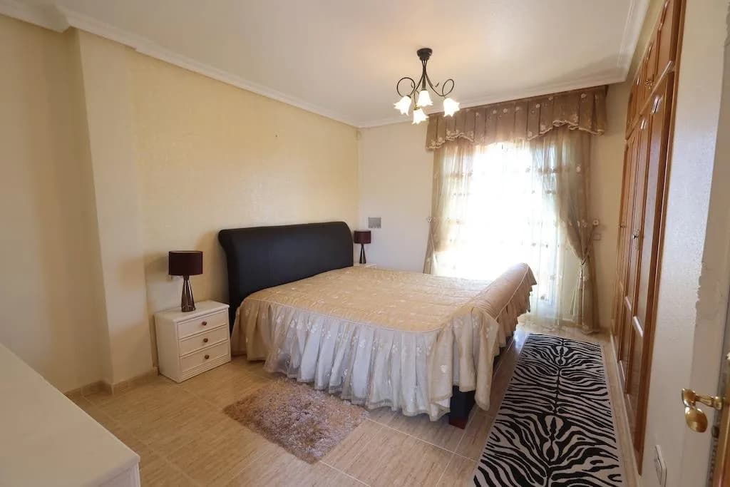 Villa de 3 dormitorios en venta en Orihuela Costa, Alicante - Image 8