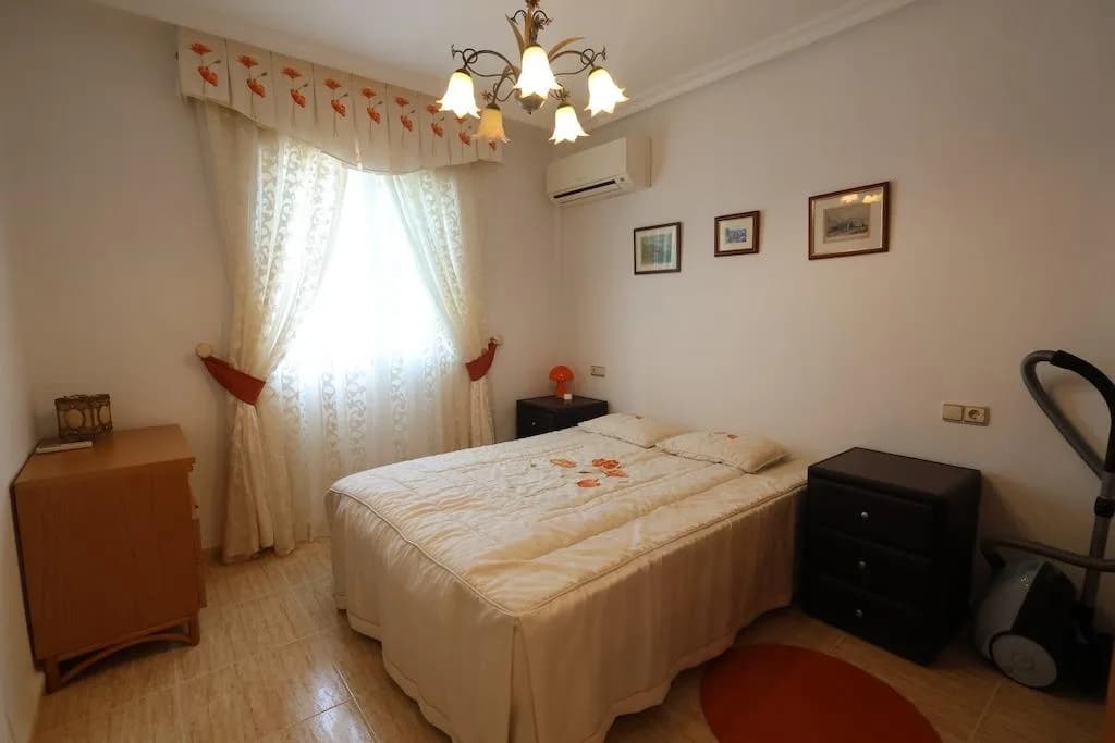 Villa de 3 dormitorios en venta en Orihuela Costa, Alicante - Image 9