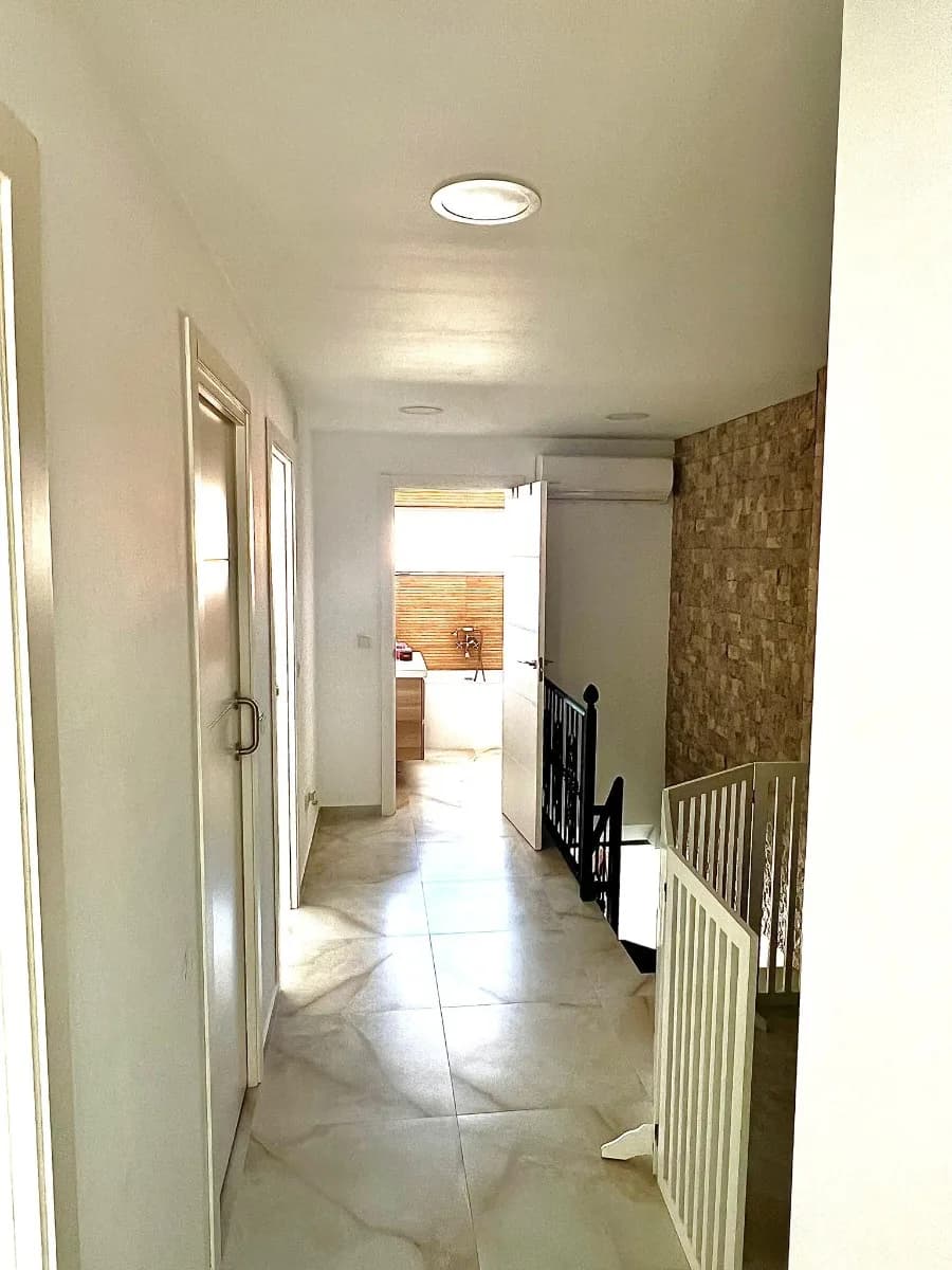 Townhouse de 3 dormitorios en venta en Torrevieja, Alicante - Image 9