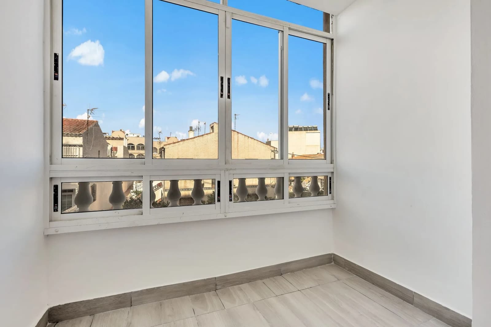Apartment de 2 dormitorios en venta en Torrevieja, Costa Blanca - Image 6