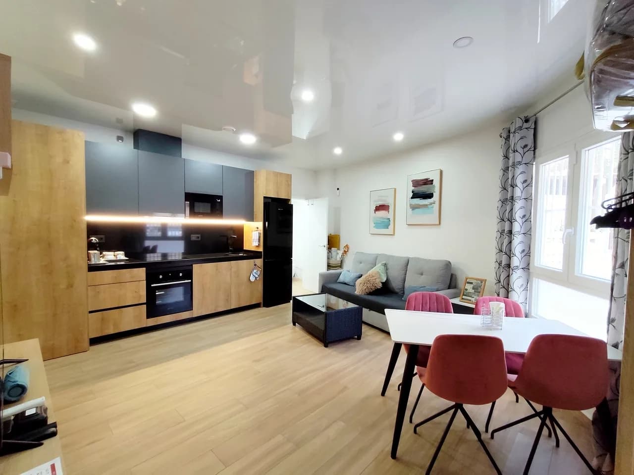 Apartment de 1 dormitorios en venta en Torrevieja, Alicante - Image 2