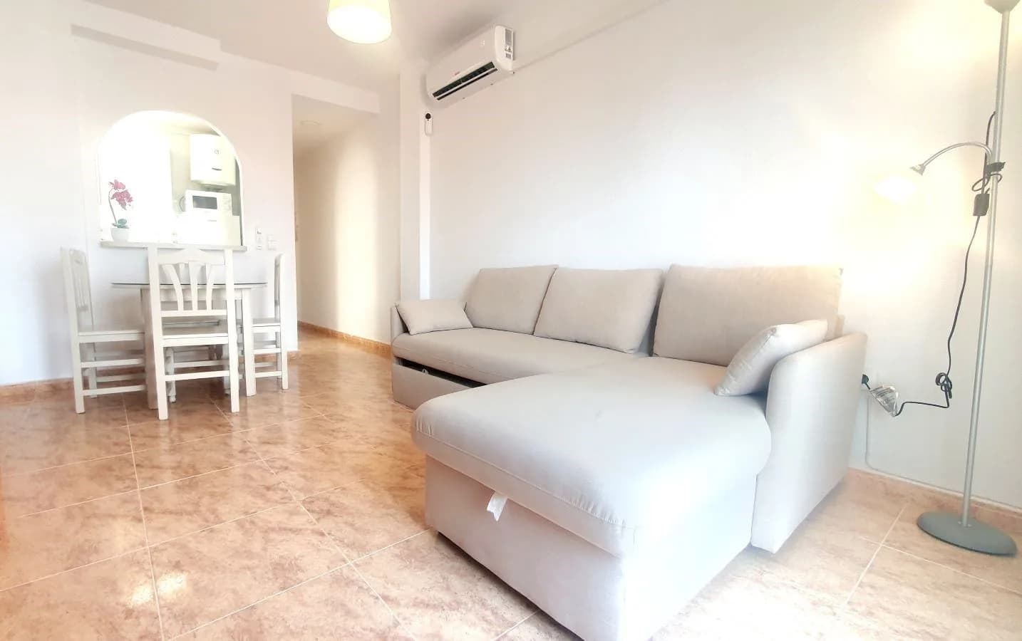 Apartment de 1 dormitorios en venta en Torrevieja, Costa Blanca - Image 4