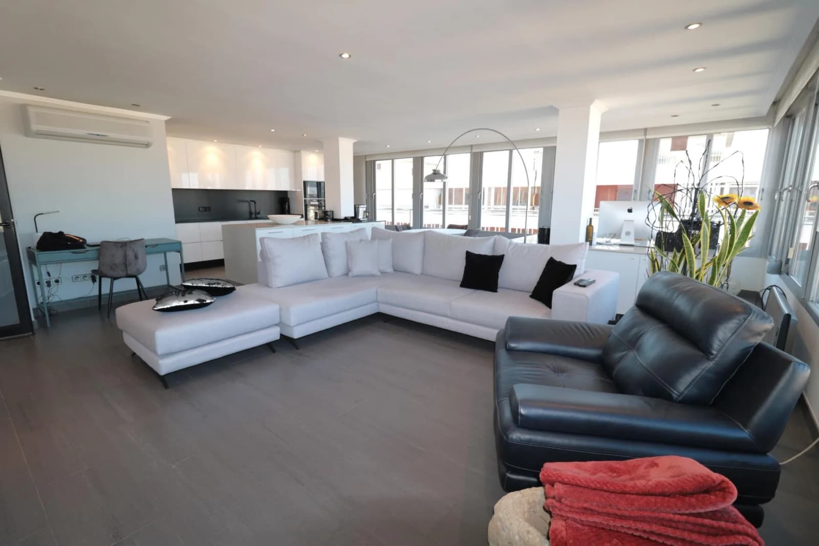 Villa de 2 dormitorios en venta en Torrevieja, Alicante - Image 8