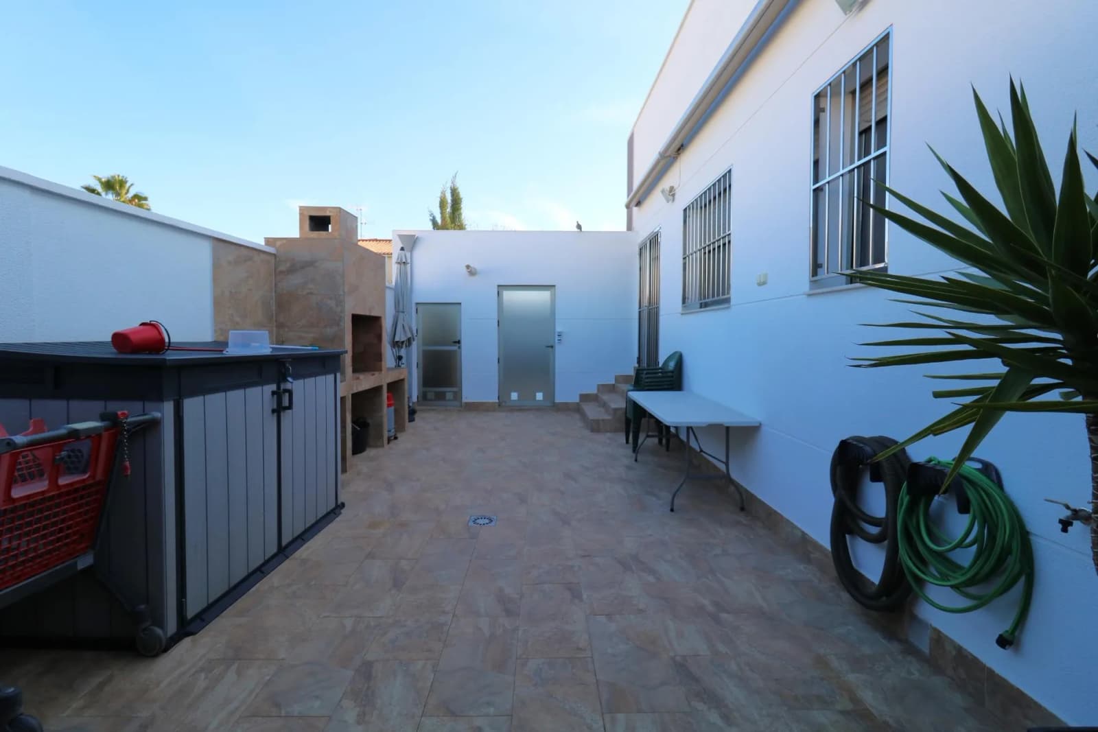 Villa de 4 dormitorios en venta en Torrevieja, Alicante - Image 8