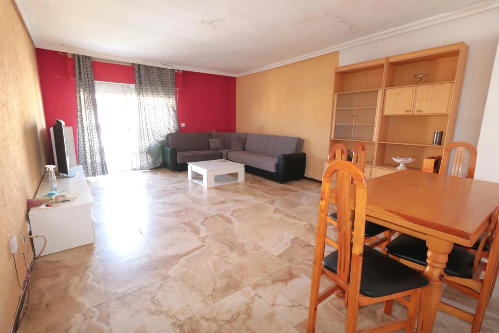 Apartment de 2 dormitorios en venta en Torrevieja, Alicante - Image 3
