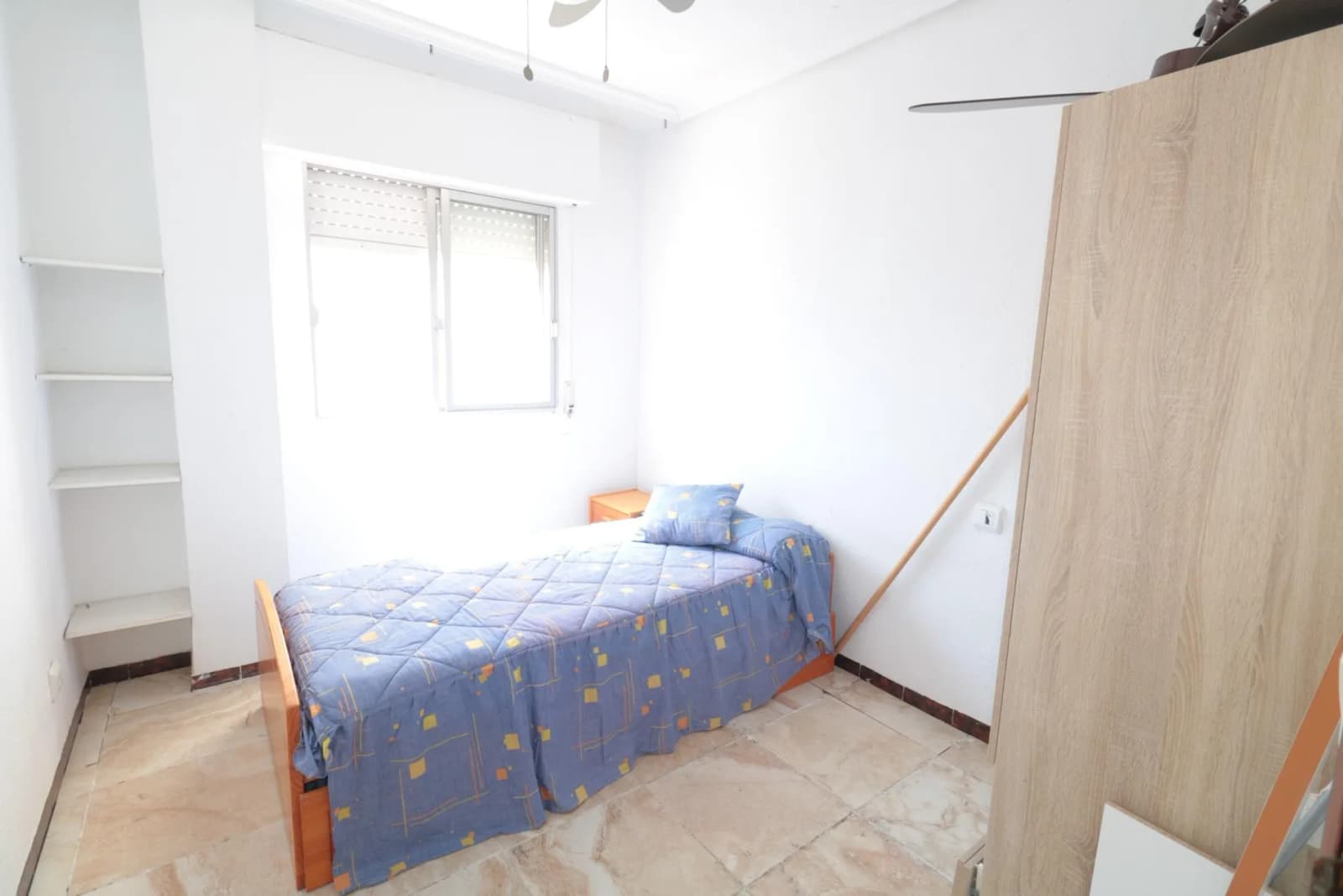 Apartment de 2 dormitorios en venta en Torrevieja, Alicante - Image 9