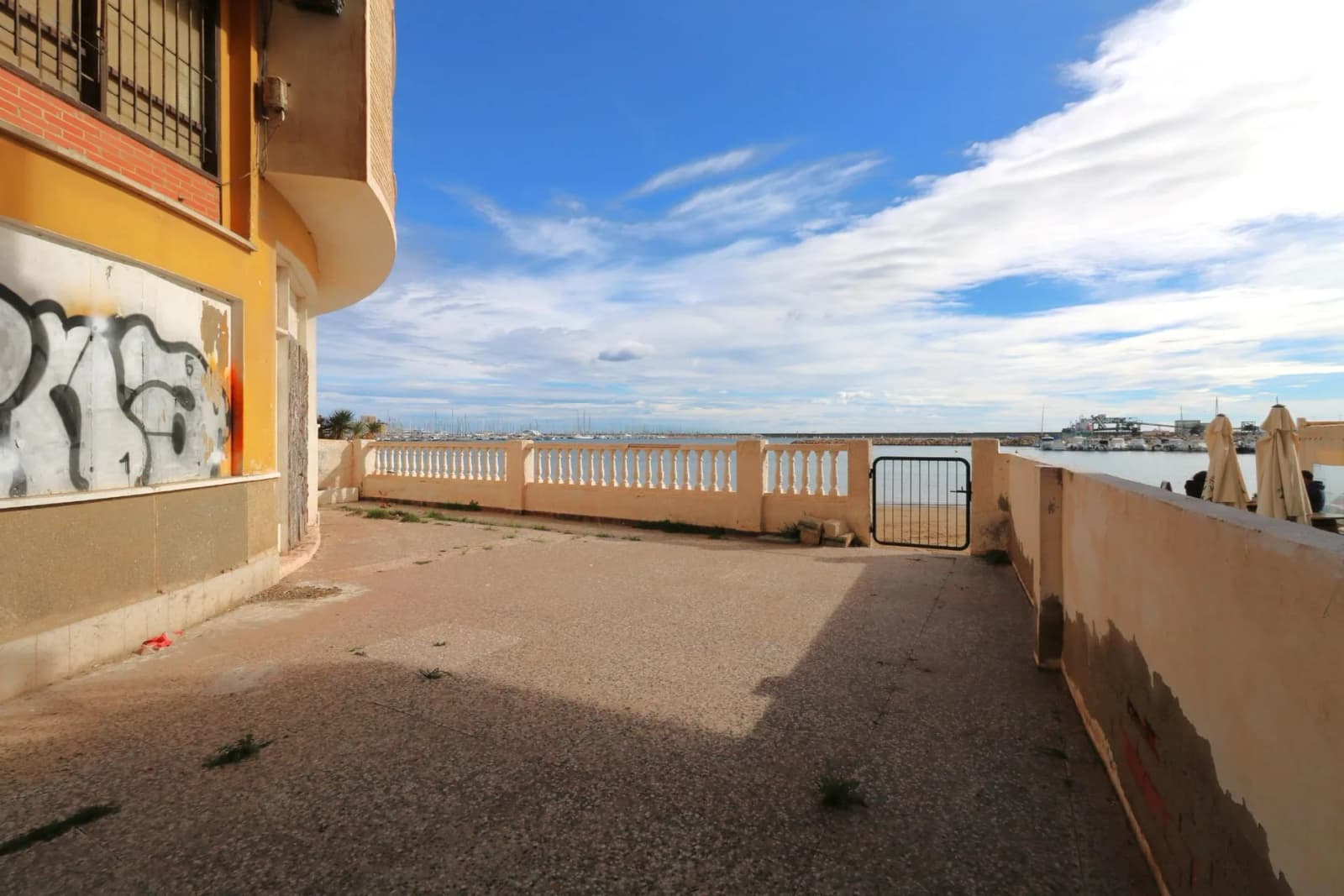 Commercial en venta en Torrevieja, Alicante - Image 2