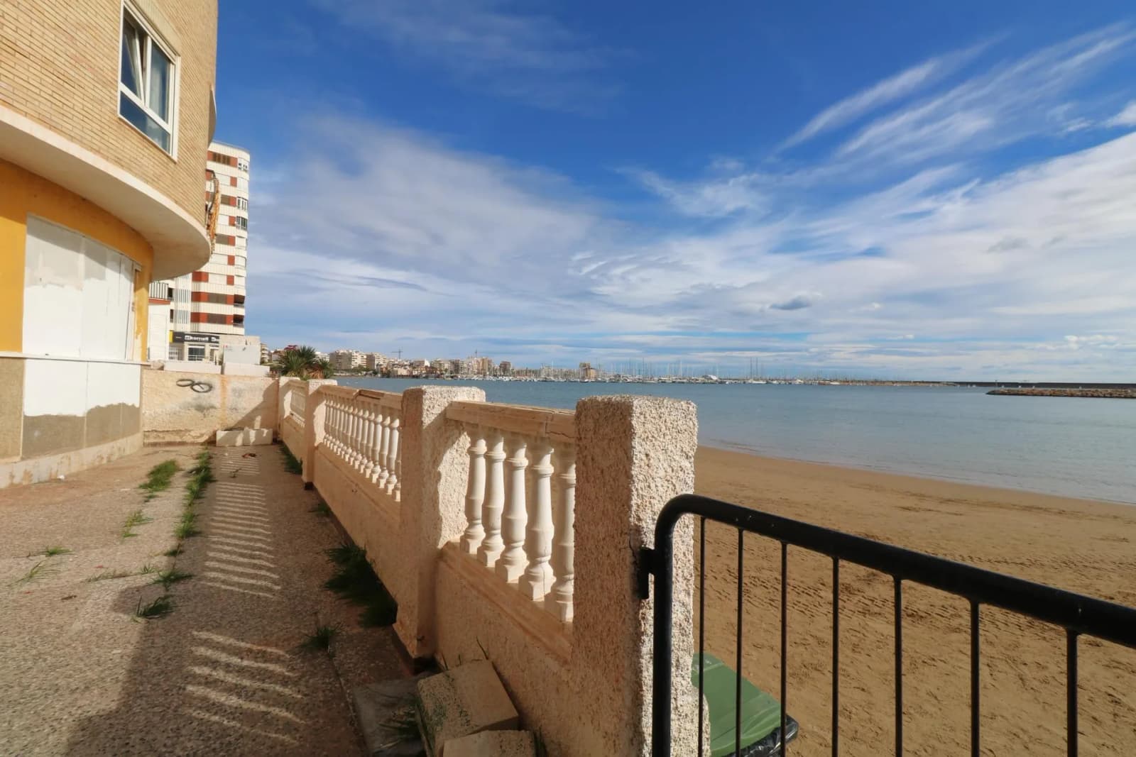 Commercial en venta en Torrevieja, Alicante - Image 3