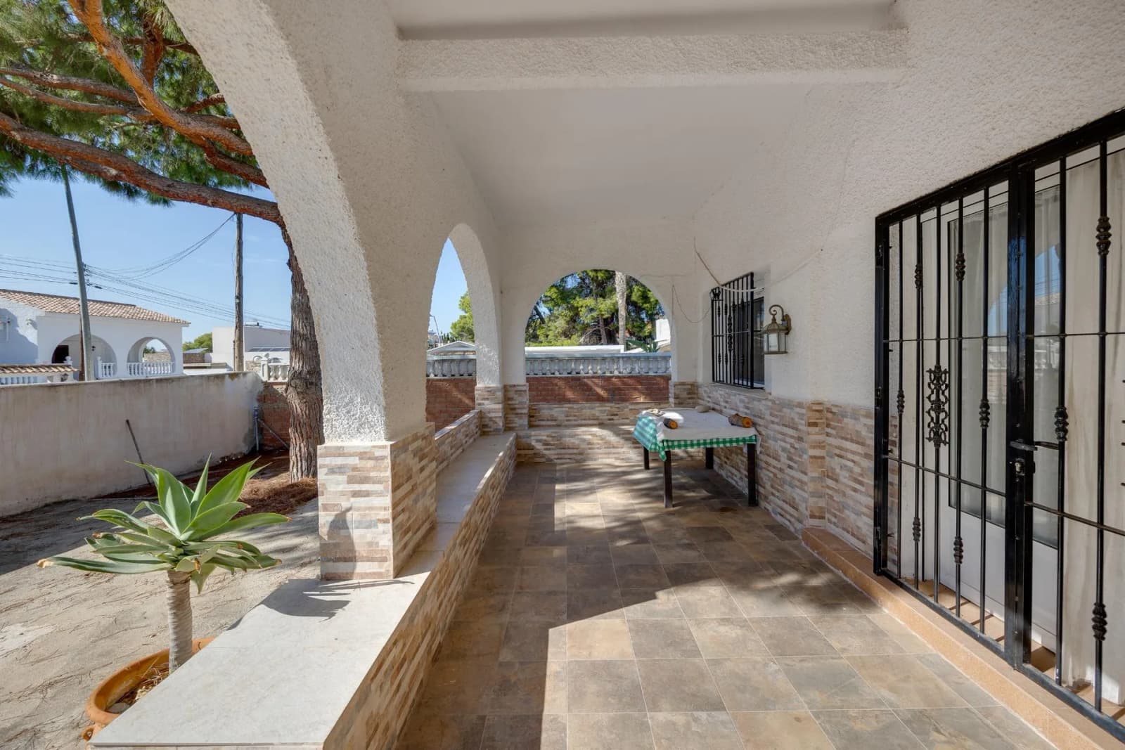 Villa de 3 dormitorios en venta en Torrevieja, Alicante