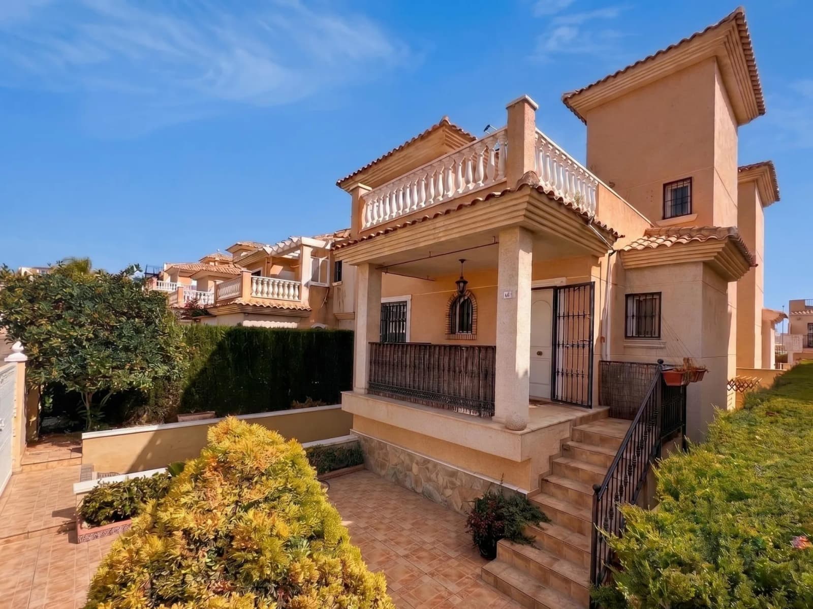 House de 3 dormitorios en venta en Orihuela, Alicante - Image 2